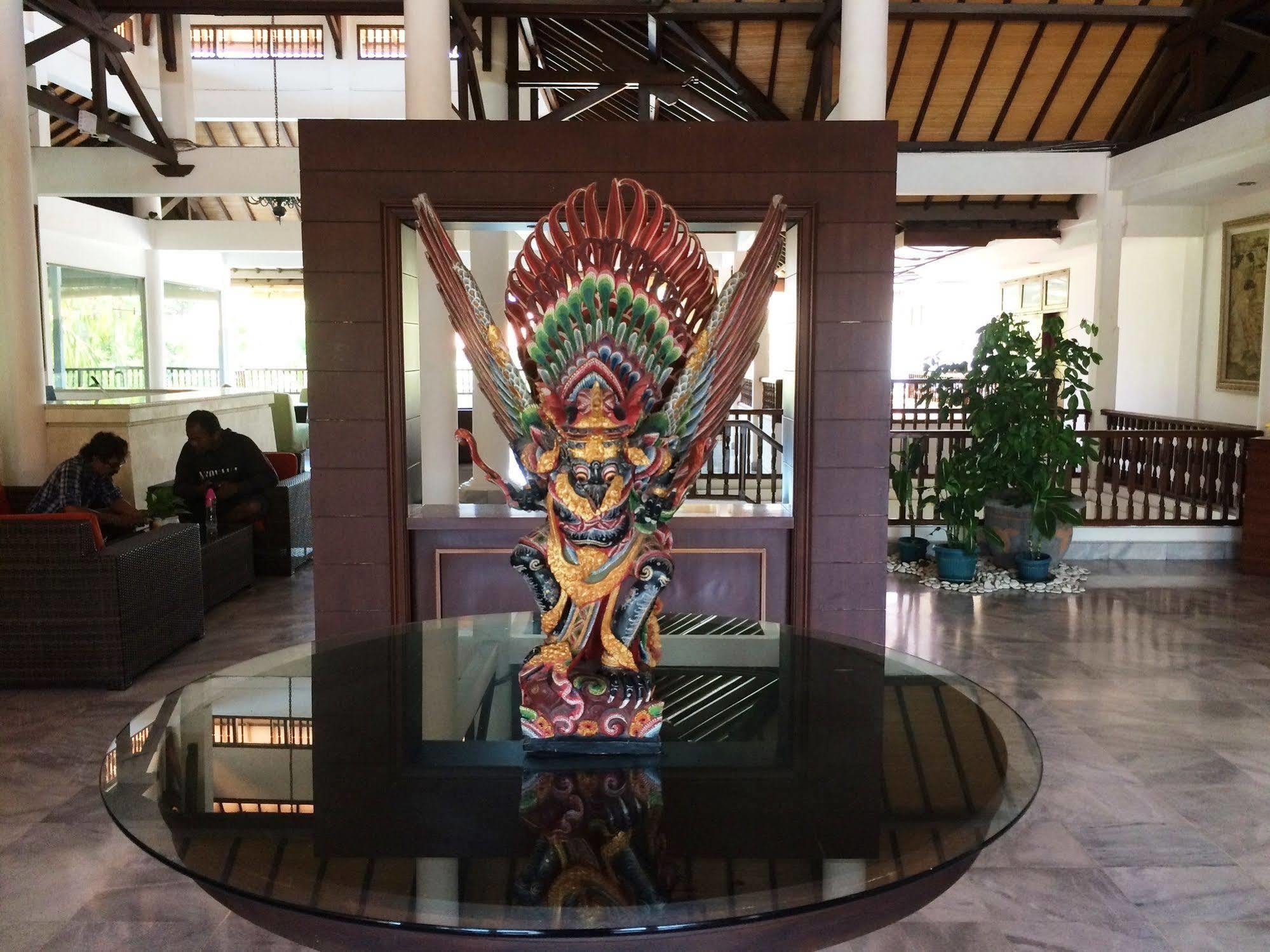 Puri Raja Hotel Legian Exterior foto